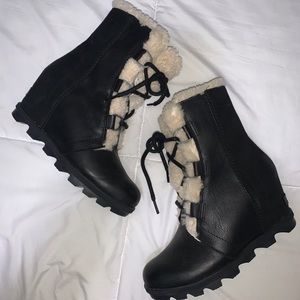 Women’s Sorel Joan of Arctic Wedge II Shearling Boot, Black, Size 8.5